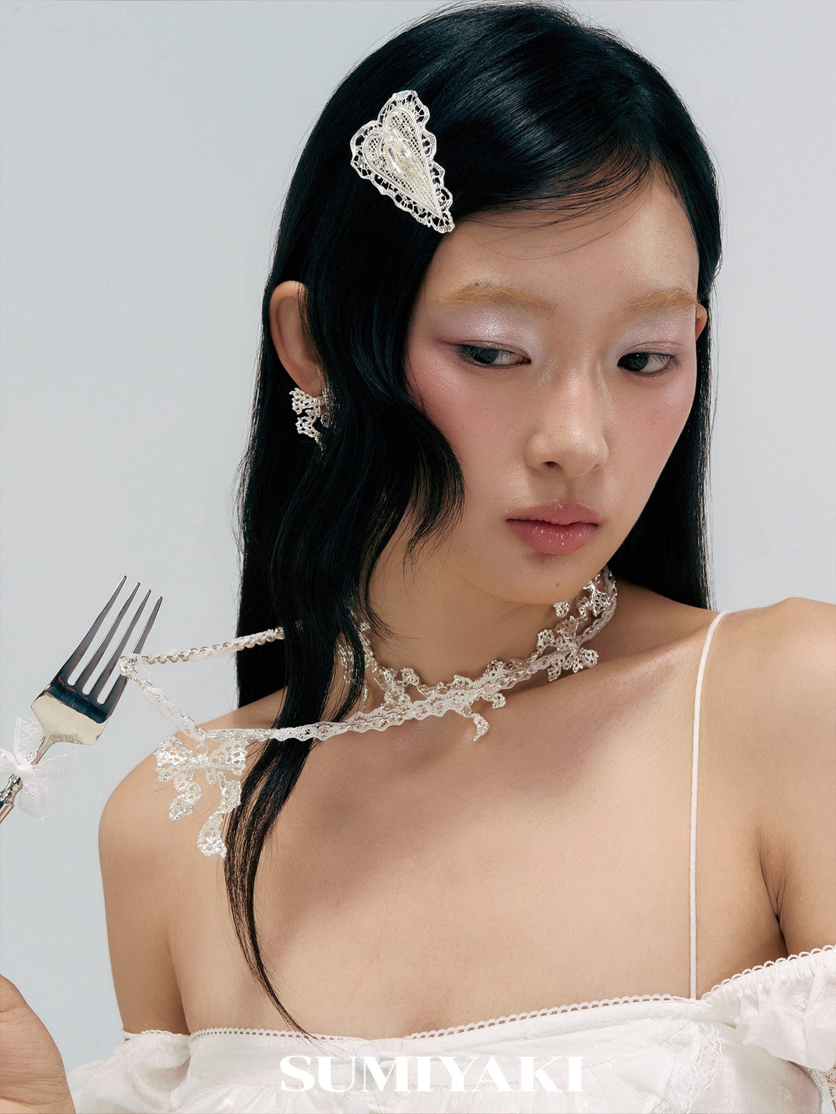 SUMIYAKI Lace Bow Pendant Necklace