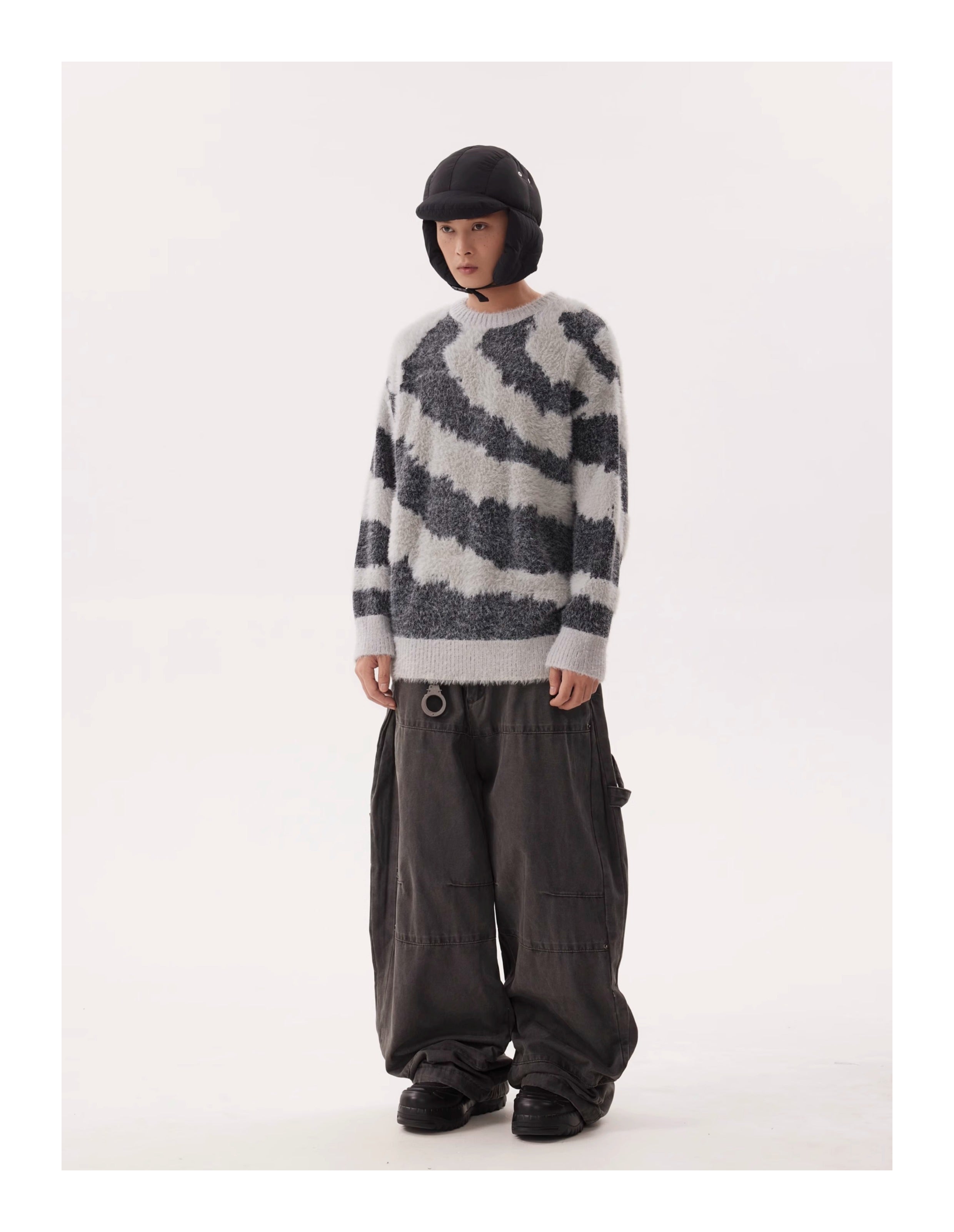 BTSG Wash Distressed Wide-Leg Lumberjack Cargo Pants